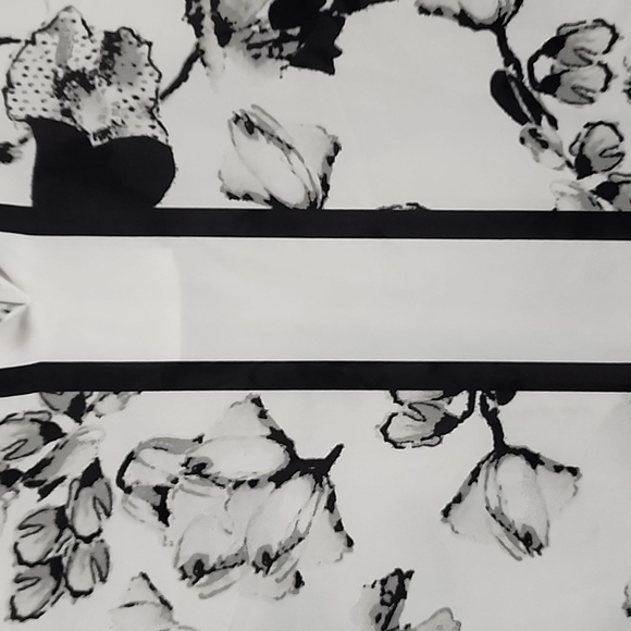 DR2 Floral Top - Picture 5 of 12